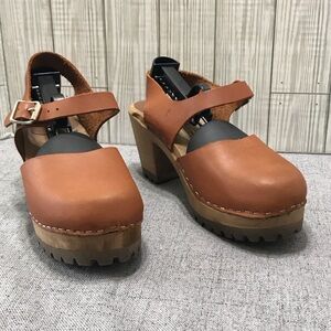 Mia Women’s Platform Clogs